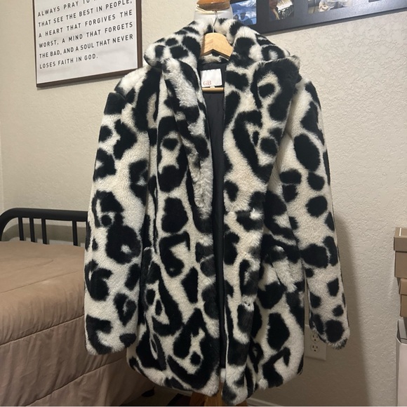 GB chic cow print  Black and White Faux Fur Coat small - Picture 1 of 7